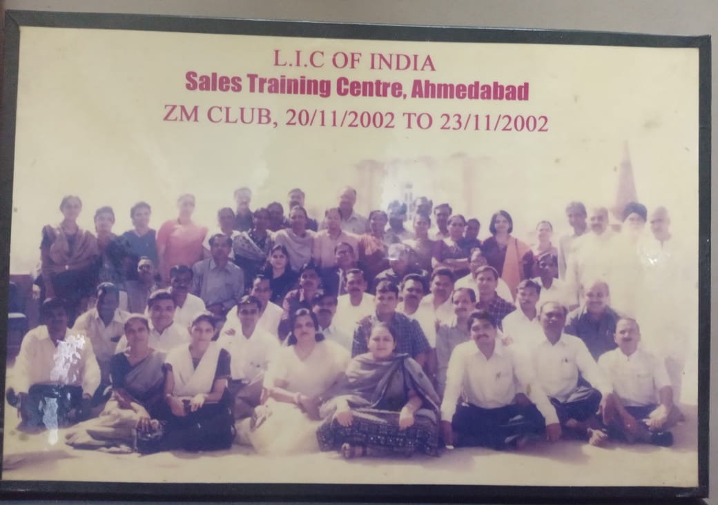 MAYURIBEN D BHATT ZM CLUB LIC OF INDIA
